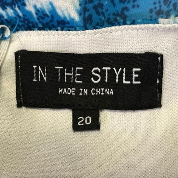 In The Style Blue Paisley Long Sleeve Ruffle Tiered Mini Fit & Flare Dress Sz 20 - Picture 5 of 6